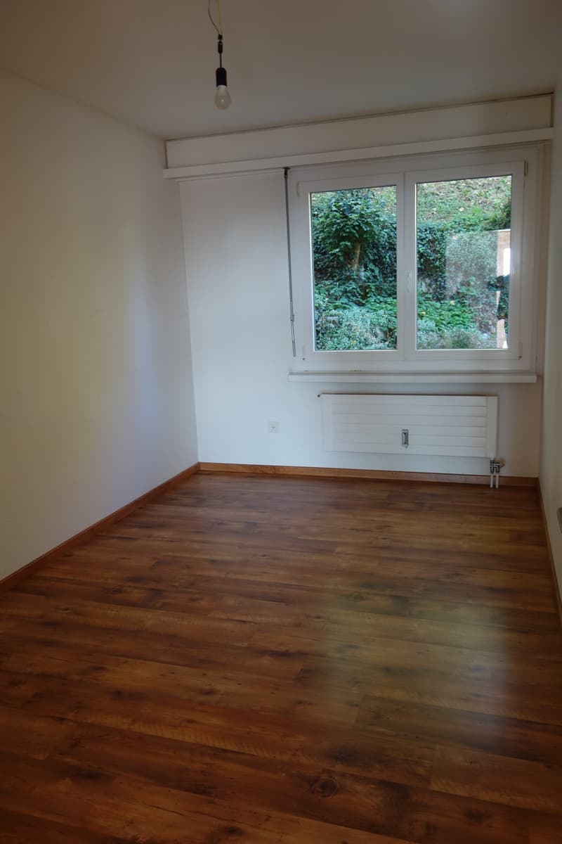 Appartement de 3.5 pièces avec balcon et vue verdoyante à Evilard (9)