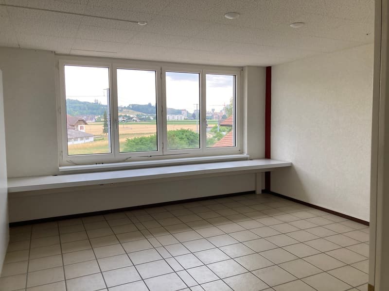 Gewerbe- & Atelierräume zur Miete am Heckenweg 29 in Aarberg (7)