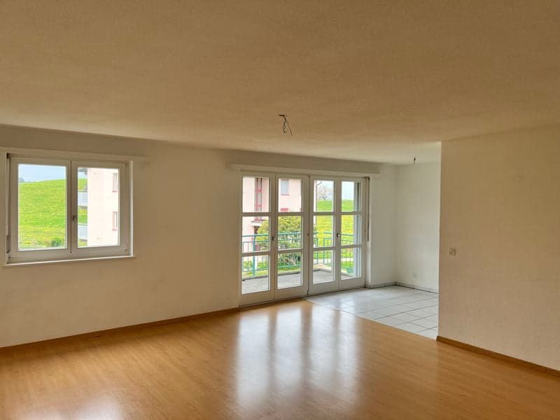 Wunderschöne , 4,5-Zimmer-Wohnung mit 88m² im 1. Obergeschoss (3)