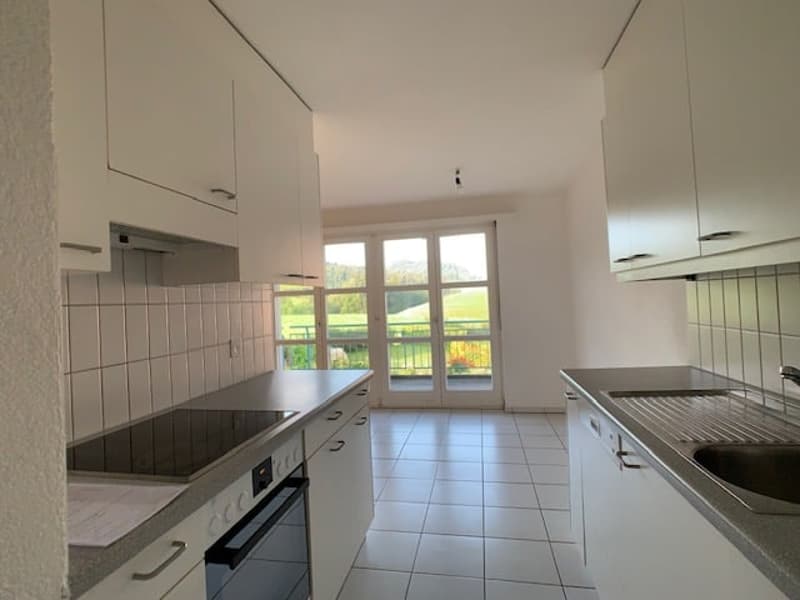 Wunderschöne , 4,5-Zimmer-Wohnung mit 88m² im 1. Obergeschoss (1)