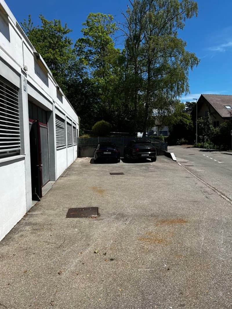 Local commercial, grand dépôt avec bureau (2)