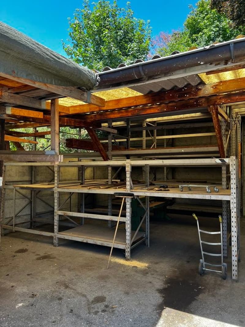 Local commercial, grand dépôt avec bureau (6)