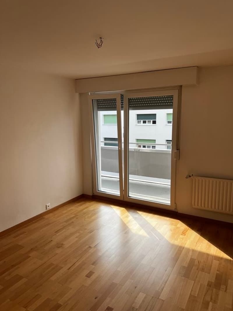 Joli appartement 2,5 pièces de 49 m2 au 3ème étage (2)