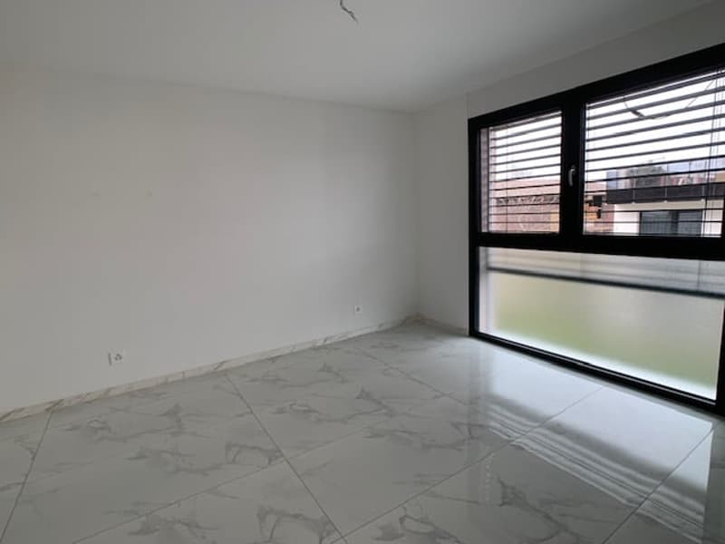 Grosszügige 2.5-Zi-Wohnung (60 m2) im 1. OG, mit Balkon (3)