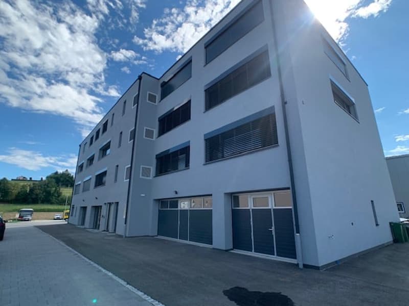 Local commercial, moderne de 25 m² au rez (4)