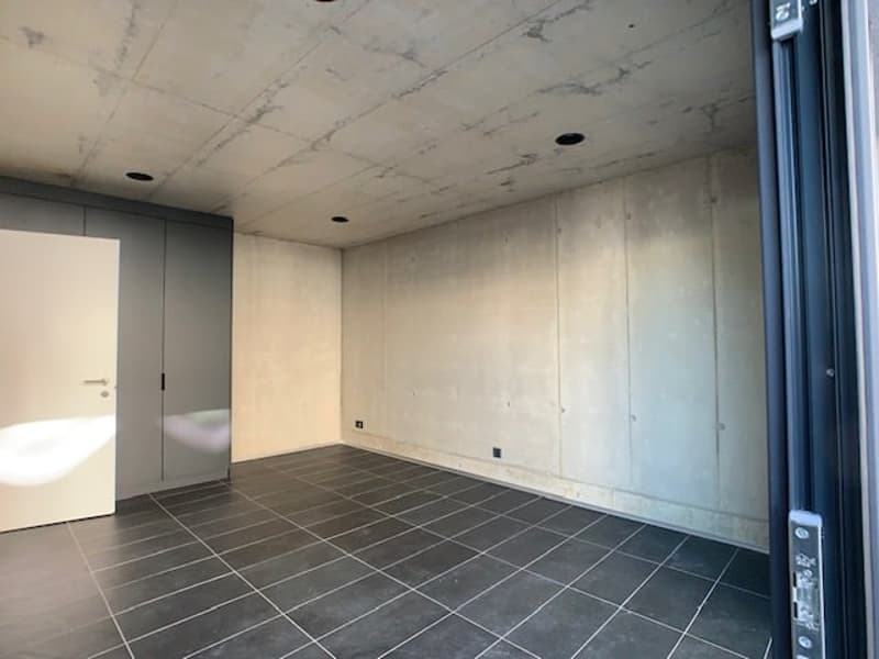 Local commercial, moderne de 25 m² au rez (1)