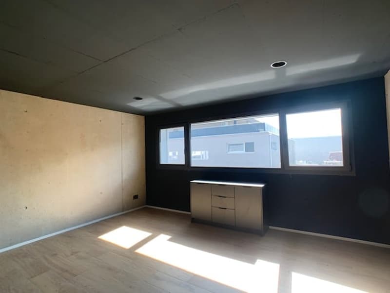Local commercial, moderne de 30 m² au 1er étage (1)