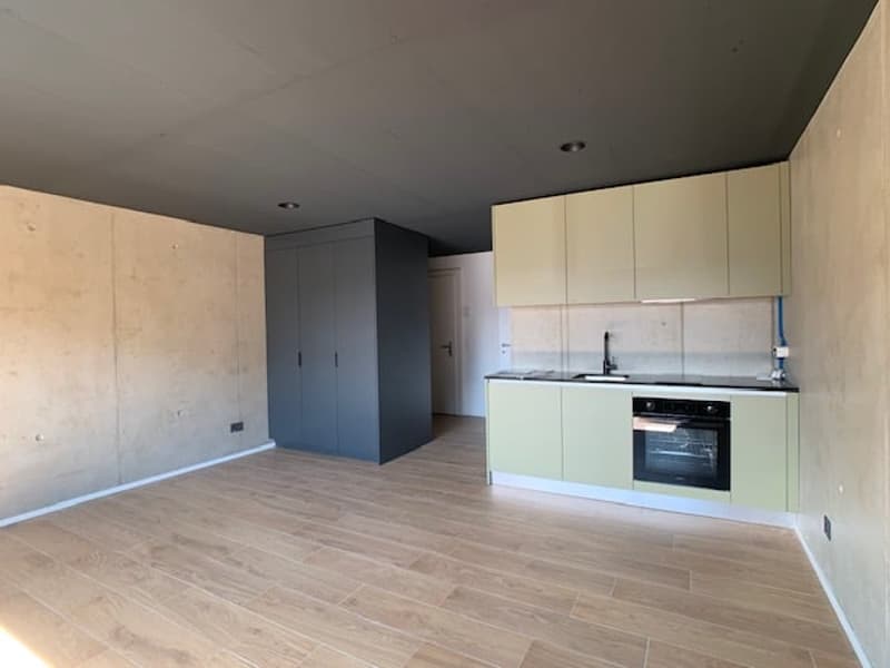 Local commercial, moderne de 30 m² au 1er étage (2)