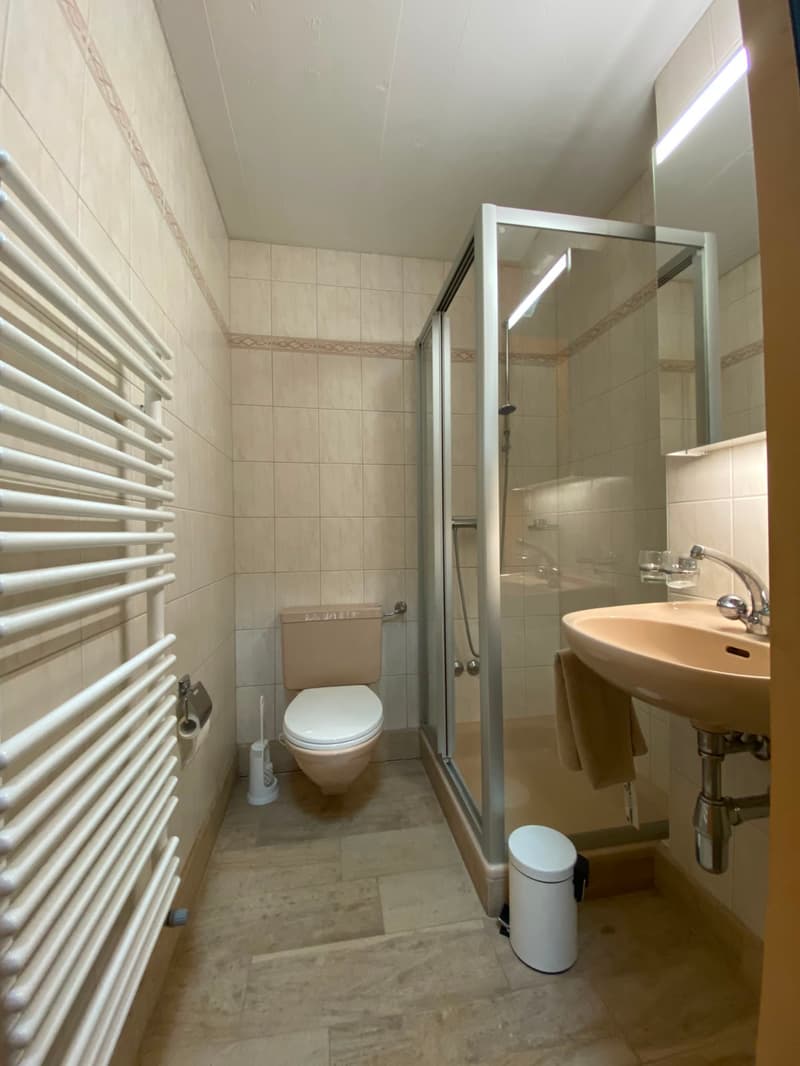0210.102202 - Salle de douches/WC