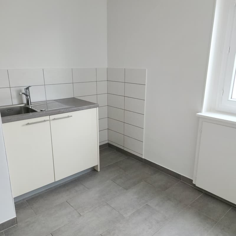 1300.000536 - Cuisinette avec frigo