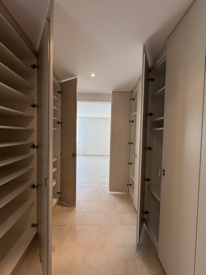 Moderen, sonnige 4.5 Zimmerwohnung mit Balkon, Autoeinstellhallenplatz und grossem Kellerabteil (18)