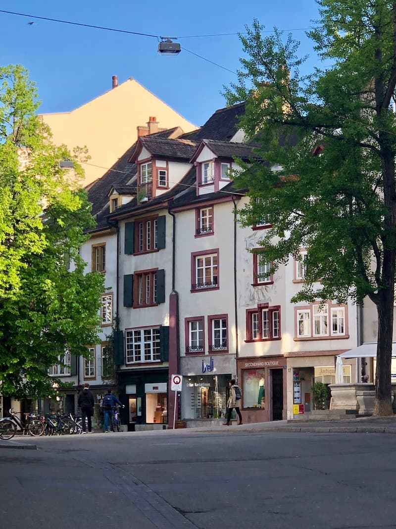 "Ein Bijou von Wohn- & Geschäftshaus im Herzen von Basel" (4)