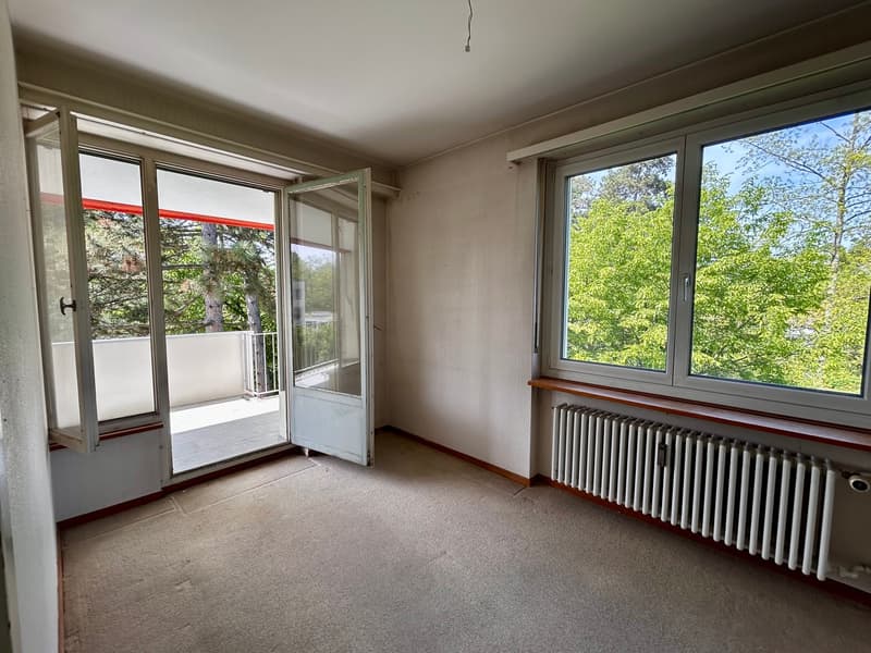 Geräumige 5-Zimmer-Wohnung mit Balkon, schöner Aussicht & Extra-Zimmer im EG (im Baurecht) (9)