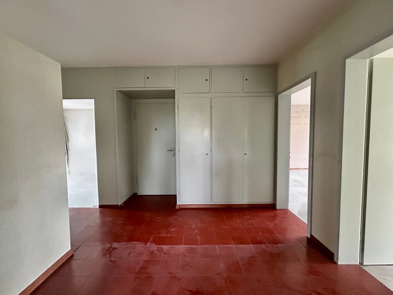 Geräumige 5-Zimmer-Wohnung mit Balkon, schöner Aussicht & Extra-Zimmer im EG (im Baurecht) (4)