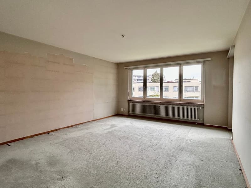 Geräumige 5-Zimmer-Wohnung mit Balkon, schöner Aussicht & Extra-Zimmer im EG (im Baurecht) (6)