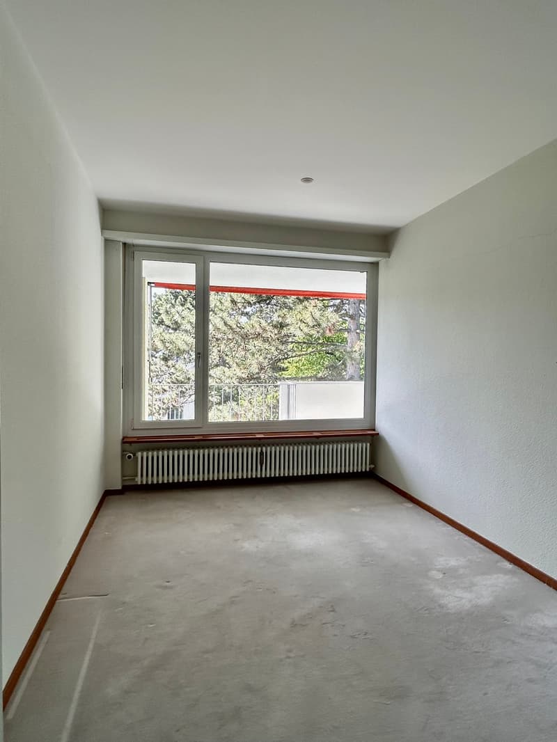 Geräumige 5-Zimmer-Wohnung mit Balkon, schöner Aussicht & Extra-Zimmer im EG (im Baurecht) (12)