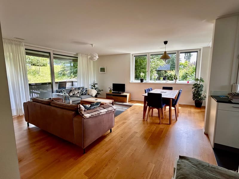 Moderne 3.5-Zimmer-Wohnung mit Balkonen und schöner Aussicht in Riehen (3)