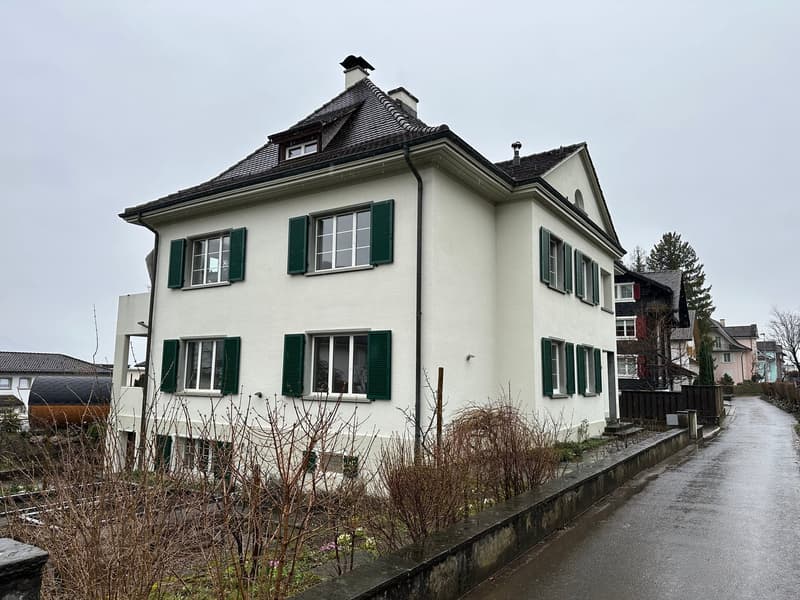 Grosszügige 4.5-Zimmer-Wohnung mit Balkon und Loggia in Schwyz (1)