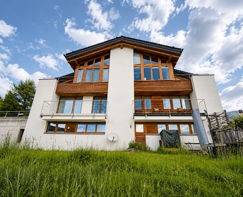 Attraktiver 4,5-Zimmer-Hausteil mit Galerie und traumhafter Aussicht in Valbella (2)