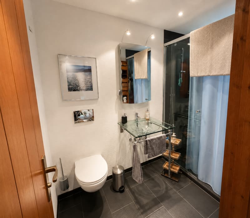 Attraktiver 4,5-Zimmer-Hausteil mit Galerie und traumhafter Aussicht in Valbella (15)