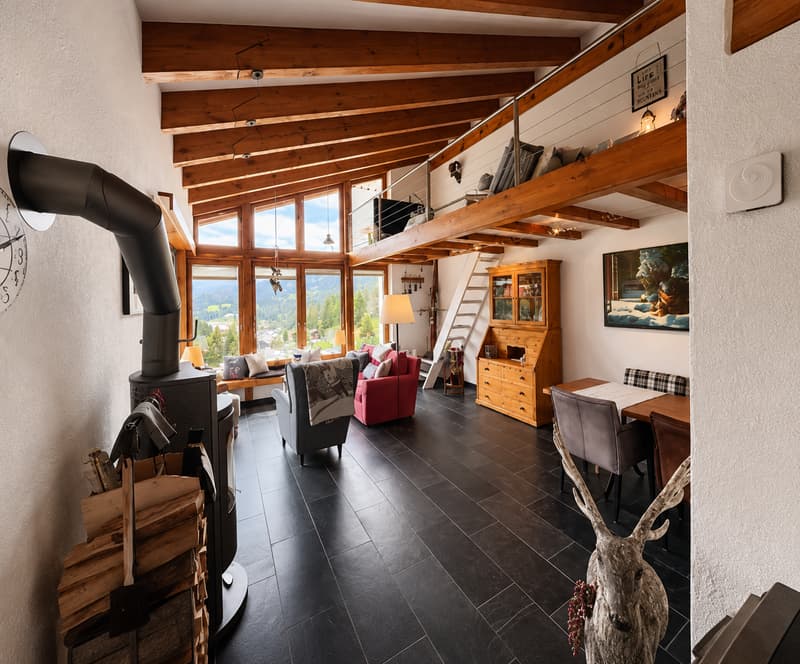 Attraktiver 4,5-Zimmer-Hausteil mit Galerie und traumhafter Aussicht in Valbella (8)