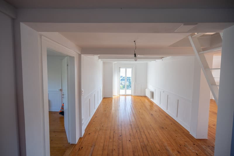 Charmante 4-Zimmer-Dachwohnung mit Seeblick in Thalwil (4)