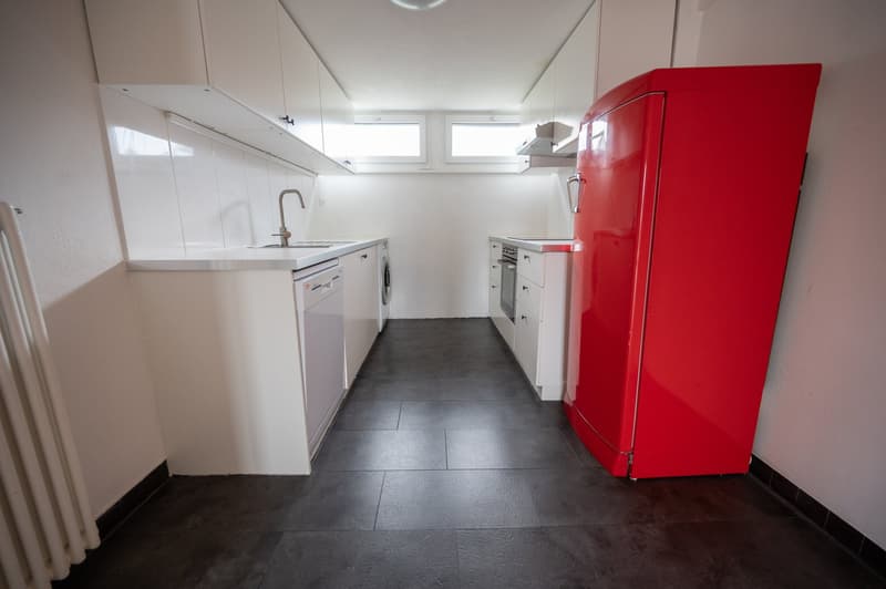 Charmante 4-Zimmer-Dachwohnung mit Seeblick in Thalwil (11)