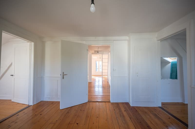Charmante 4-Zimmer-Dachwohnung mit Seeblick in Thalwil (8)