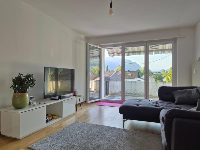 schöne 4.5 Zimmer-Wohnung mit wunderschöner Aussicht (3)