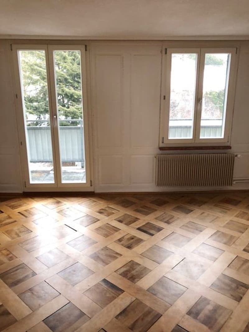 grosszügige 4 Zimmer-Wohnung mit super Aussicht, zwei Balkone und renoviertem Bad (2)