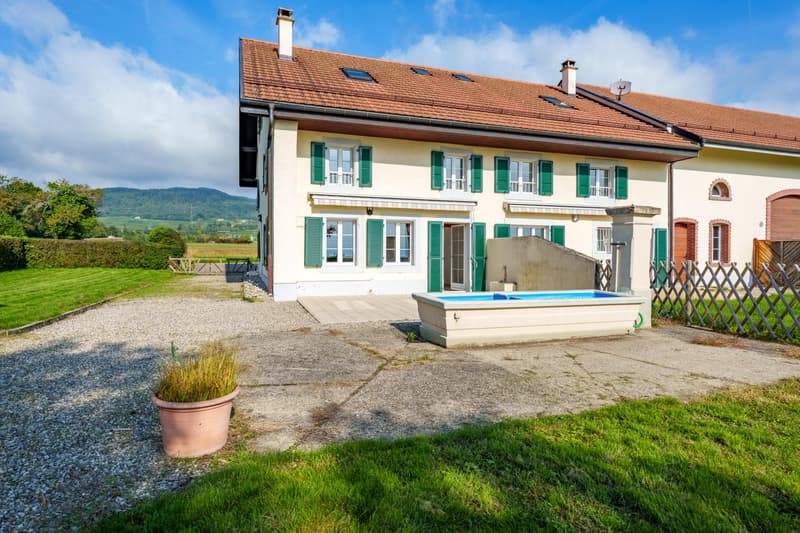 Gilly - Charmante villa mitoyenne avec un beau jardin (4)