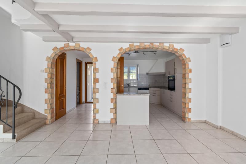 Gilly - Charmante villa mitoyenne avec jardin (8)