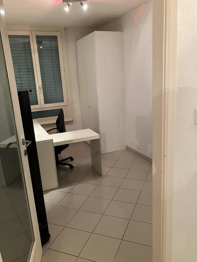 Cabinet de 4 pièces (4)
