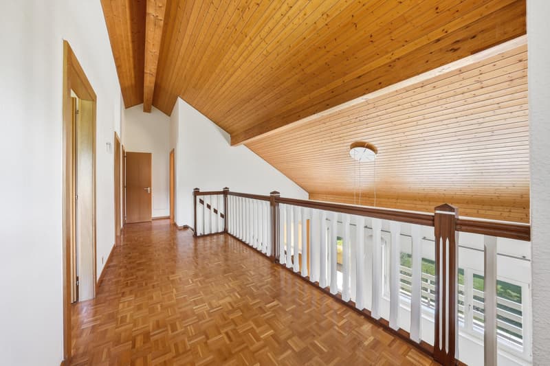 Duplex en attique de 5,5 pièces à Bursinel (9)