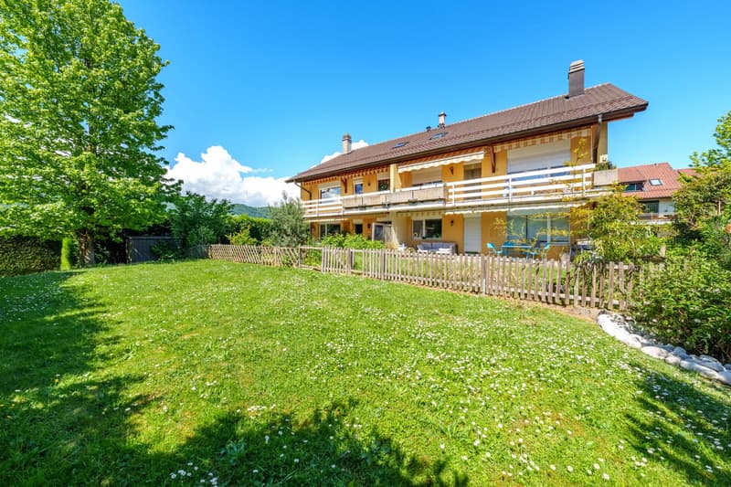 Duplex en attique de 5,5 pièces à Bursinel (1)