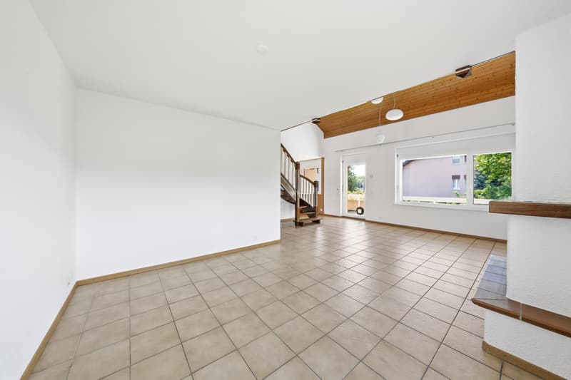 Charmant appartement de 5,5 pièces avec cheminée au 1er étage d'un petit immeuble (2)