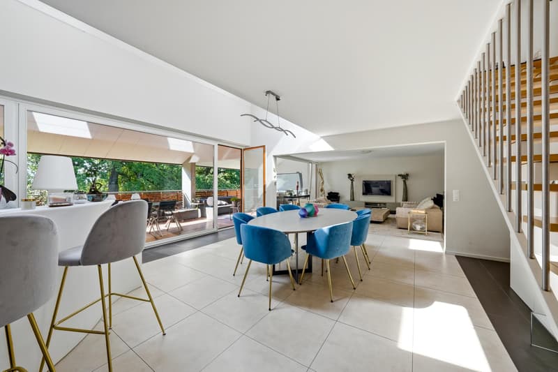 Beau duplex en attique de 5,5 pièces à Bursinel (1)