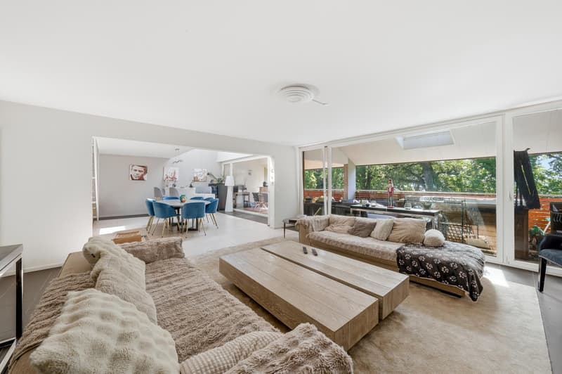 Beau duplex en attique de 5,5 pièces à Bursinel (2)