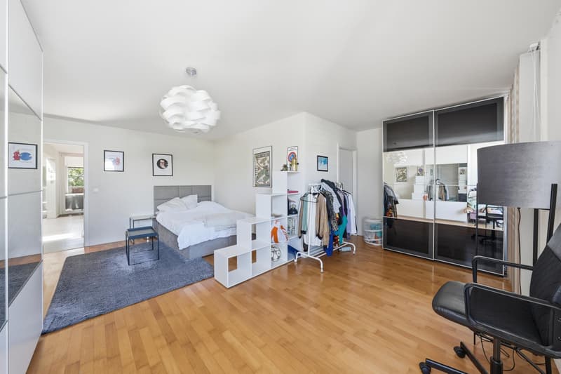 Beau duplex en attique de 5,5 pièces à Bursinel (9)