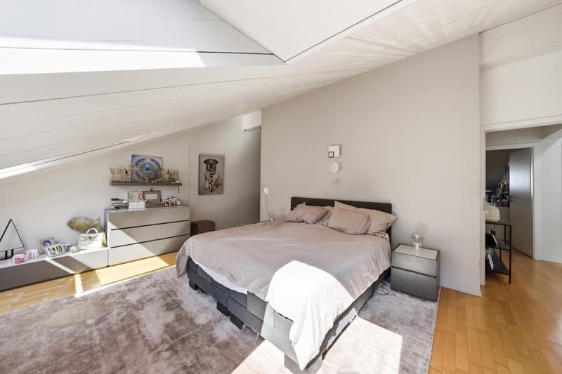 Beau duplex en attique de 5,5 pièces à Bursinel (10)