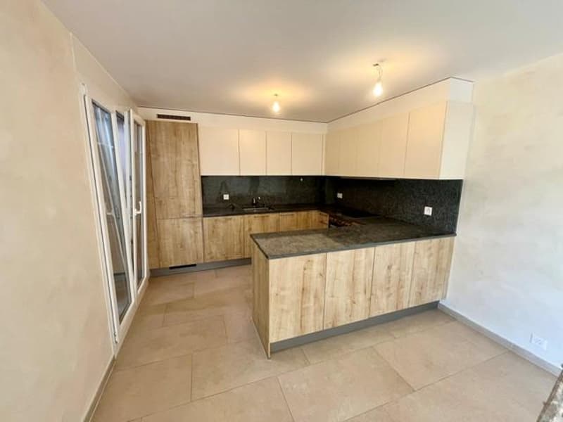 Bel appartement de 3.5 pièces au rez avec jardin à Gingins (2)