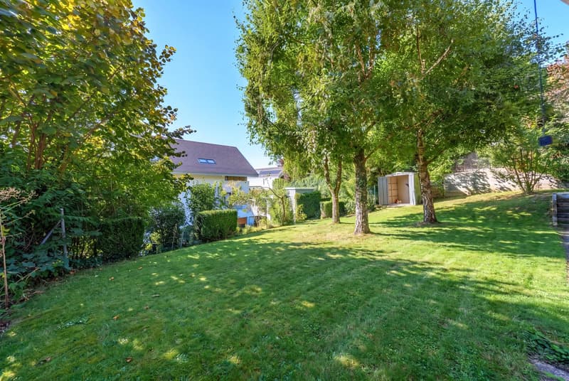 La Rippe lumineux rez-de-jardin de 3,5 pièces avec fort potentiel (2)