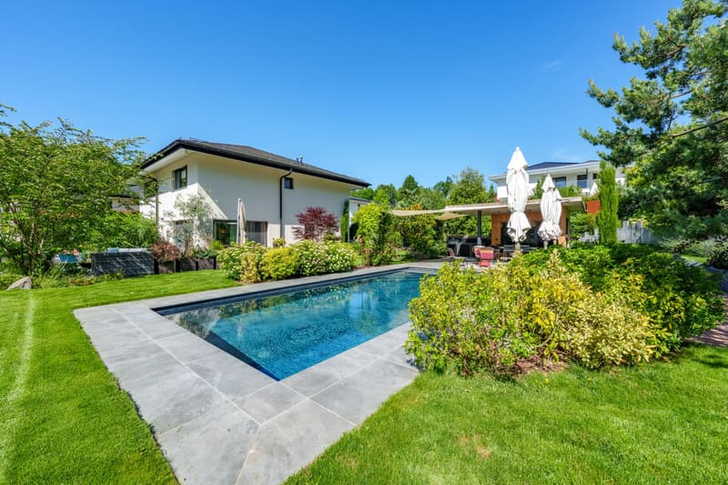 Splendide villa avec piscine à Chigny proche de Morges (2)