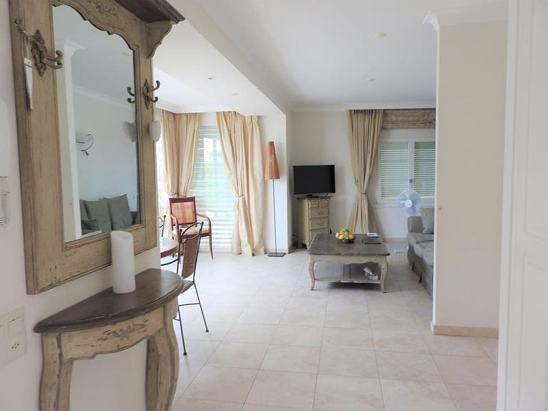 Magnifique appartement meublé de 2,5 pièces avec terrasse face au lac (6)