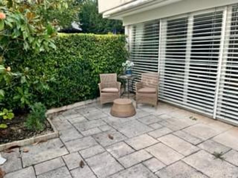 Magnifique appartement meublé de 2,5 pièces avec terrasse face au lac (3)