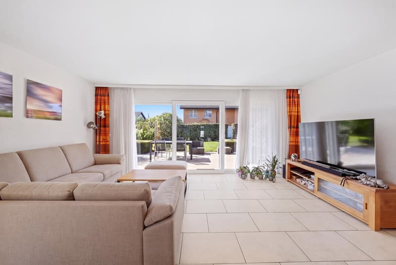 Belle maison jumelée avec terrasse et jardin à Prangins (4)