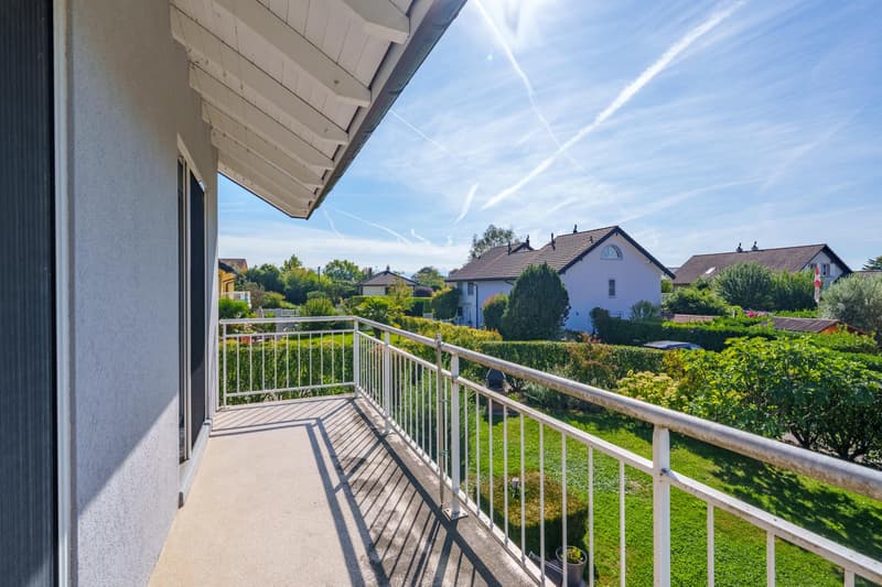 Belle maison jumelée avec terrasse et jardin à Prangins (8)