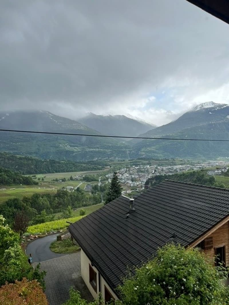 Charmant appartement de 2.5 pièces avec terrasse et vue sur les montagnes à St-Séverin (2)