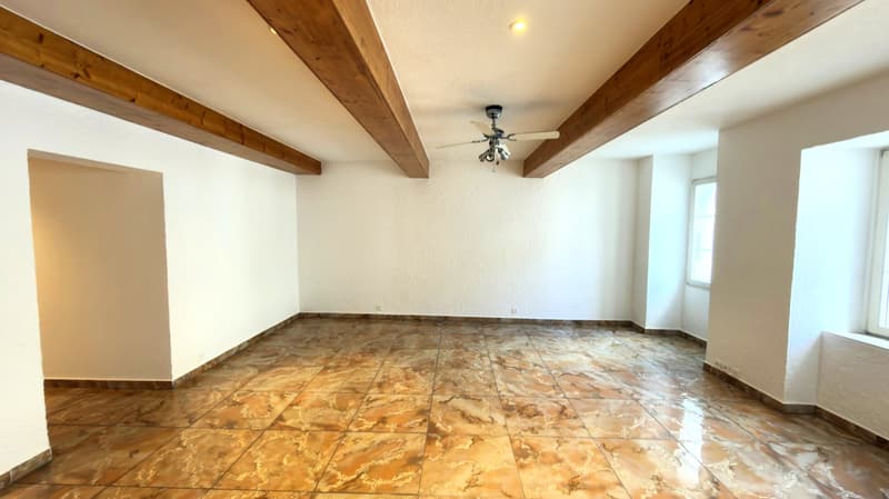 Loft lumineux avec poutres apparentes à louer à Martigny-Bourg (1)