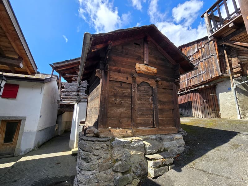 Maison, grange, raccard, terrains - Salvan - Grand potentiel (9)